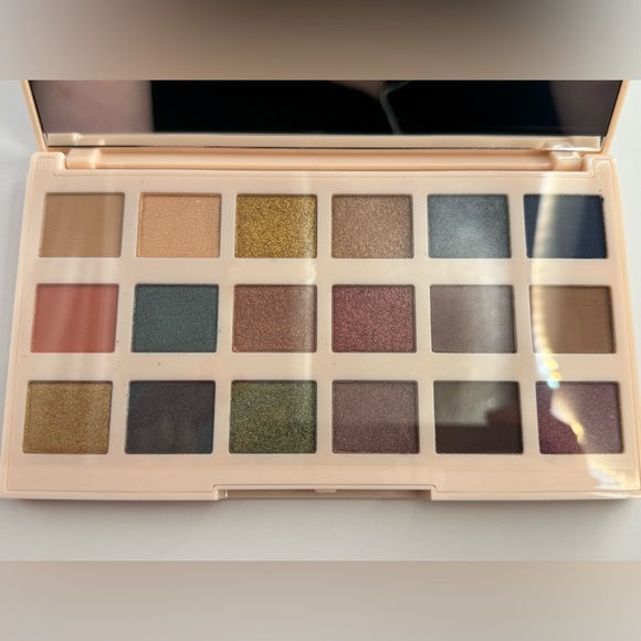 Ciate London “The Editor Palette” New in Box - Picture 4 of 5